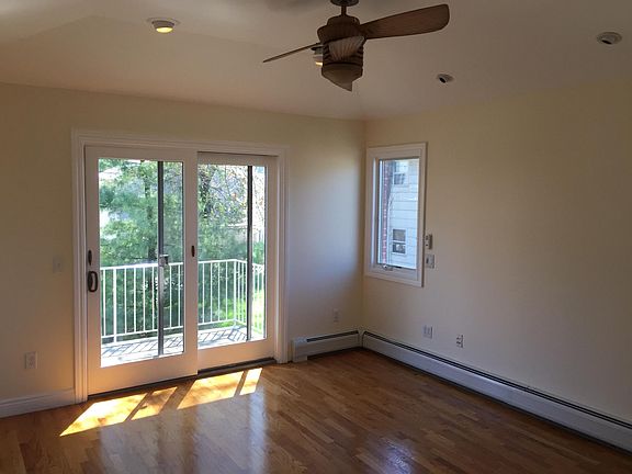 Master bedroom & patio