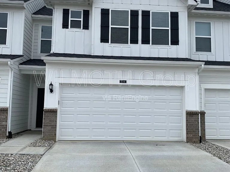 7246 Selah Ln — Photo 1