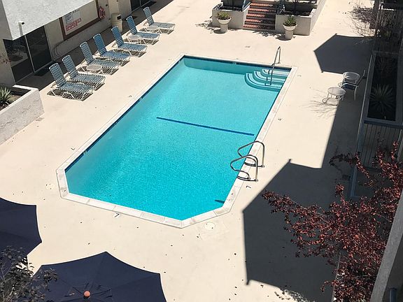 2nd image of 300 N El Molino Ave Unit 302