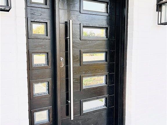 2nd image of 1905 Tierra Linda Cir W