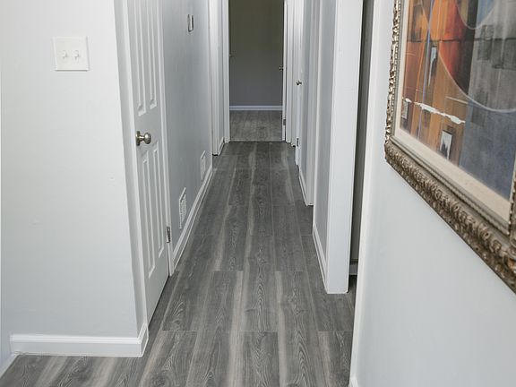 3rd image of 4909 Woodford Ln