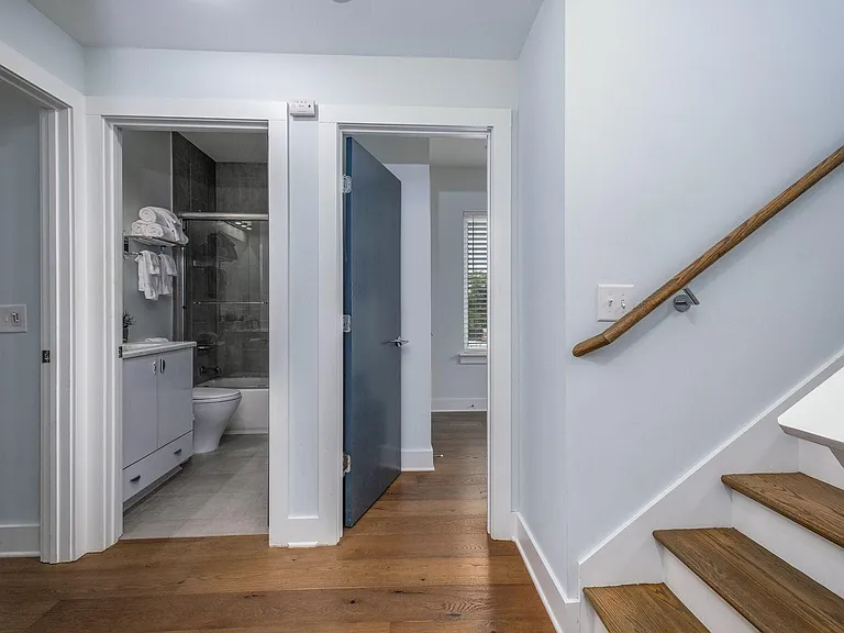 76 Evanston Ave — Photo 10
