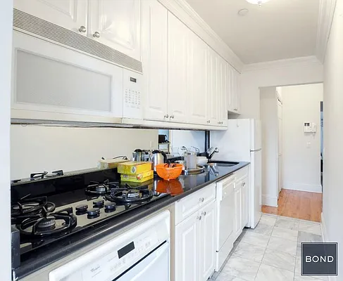 Rented by Bond New York | media 12