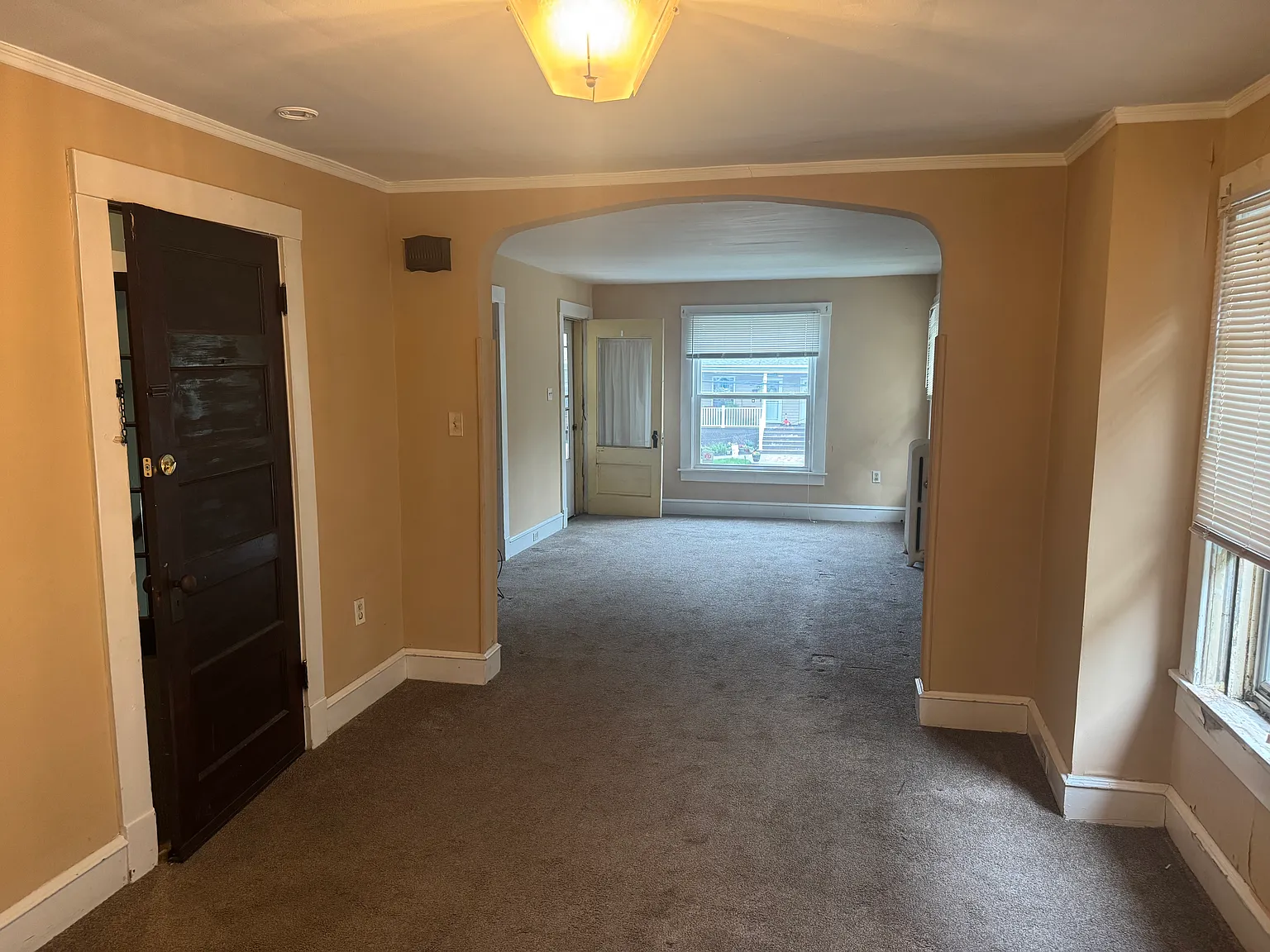 3 bed, 1000 sqft, $1,550 — Photo 3