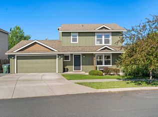 3227 NE Sandalwood Dr, Bend, OR 97701