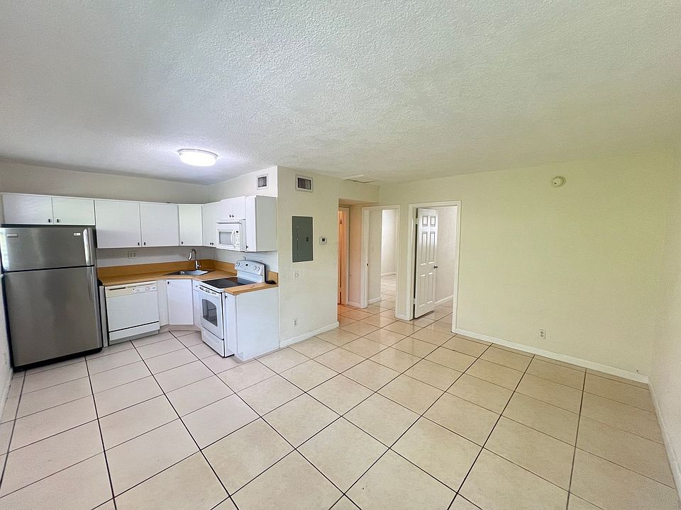 1st image of 2741 NE 8th Ave APT 18