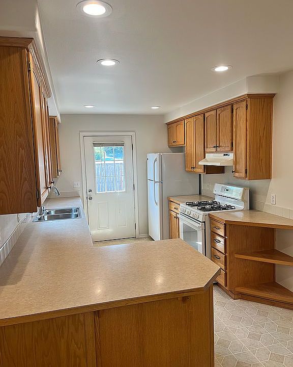 1st image of 15543 104th Pl SE