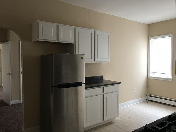 2nd image of 174 Bridge St