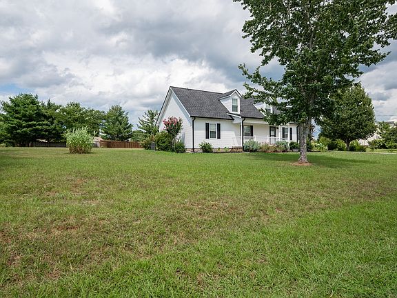 2nd image of 3010 Lancelot Dr