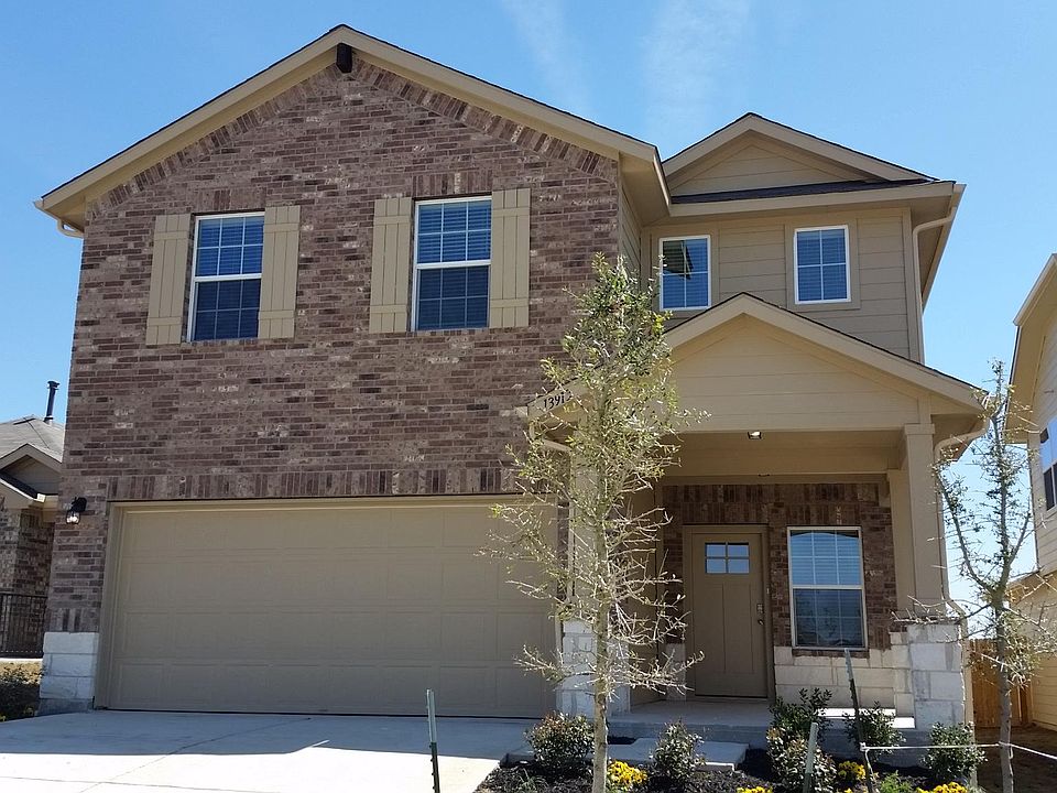 Never-lived in 2 story house: 4 bedrooms, game room and laundry up