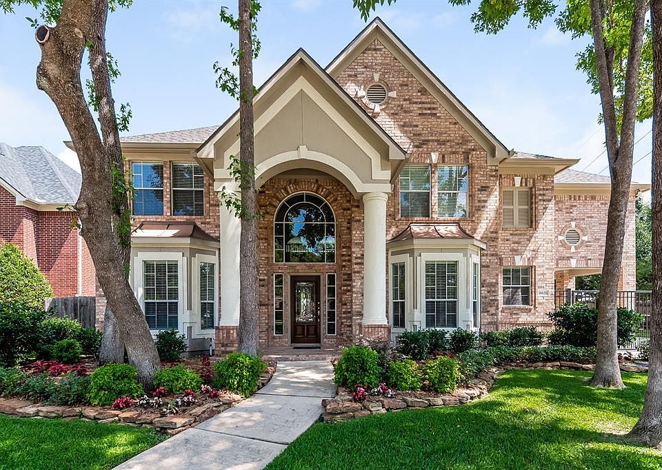 Gorgeous Trendmaker, 4 Bedrooms, Master Down, Game Rm., Study, Formal Dining, 3781 SF