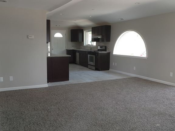3rd image of 23501 Playview St