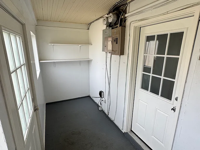 290 SE Bush St #C — Photo 12