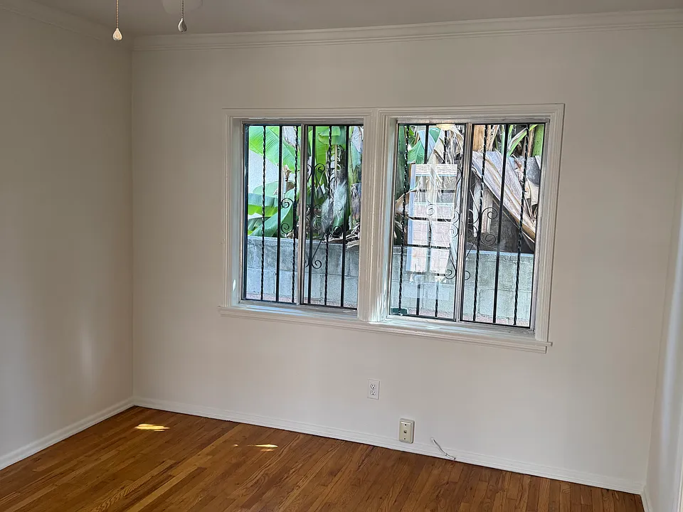 2743 S Mansfield Ave #2743