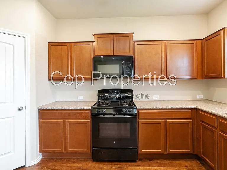 8430 Terlingua Cv — Photo 11