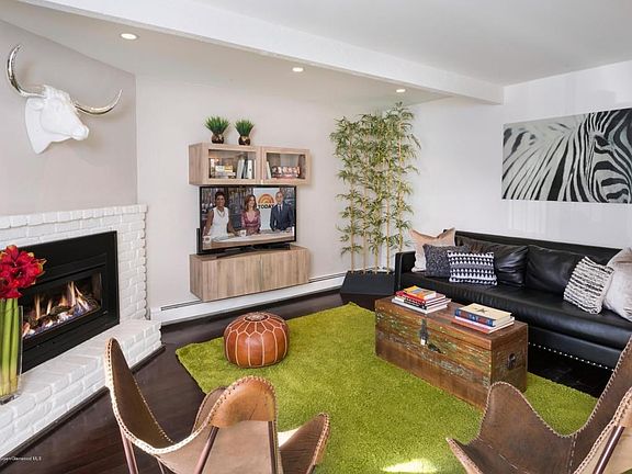 Spacious Living Area w/ Fireplace
