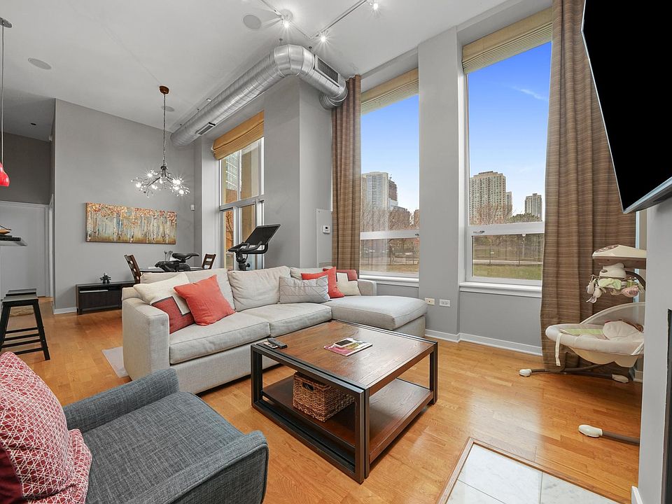1st image of 700 N Larrabee St APT 110
