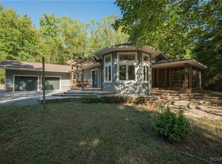 409 Whittaker Ln, Kilmarnock, VA 22482