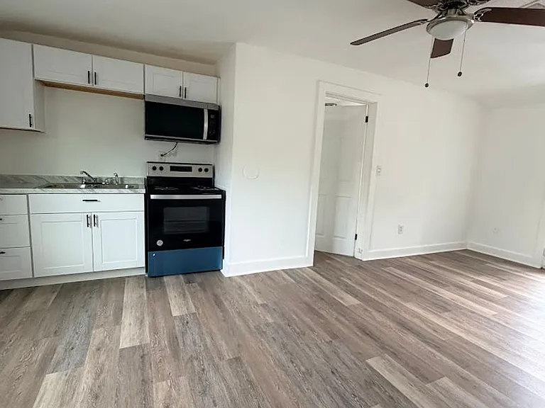 302.5 S 12th St #4 — Photo 11