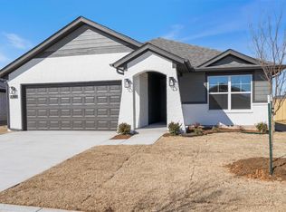 3301 Piney River Dr, Yukon, OK 73099