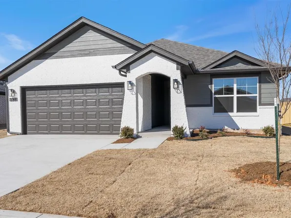 3301 Piney River Dr, Yukon, OK 73099