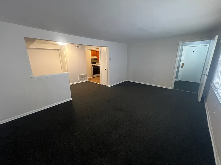 7832 S Cregier Ave #2E — Photo 5