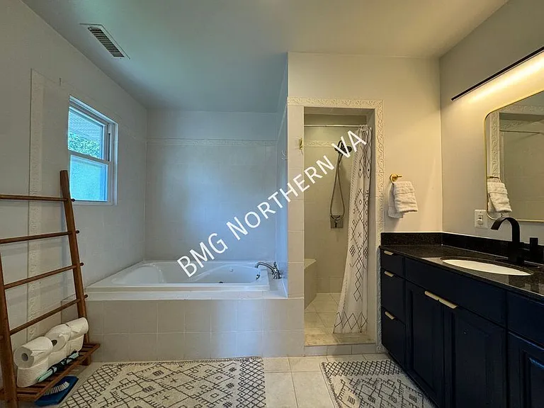 1909 Rollins Dr — Photo 29