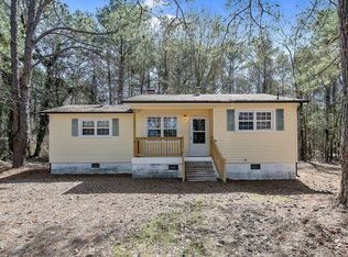 558 Horseshoe Rd, Fayetteville, NC 28303