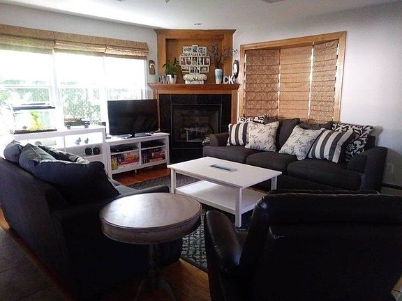 2nd image of 119 Johnson Ave #2