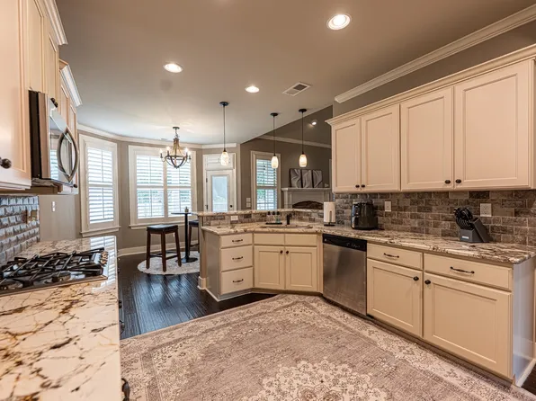 20 Pine Valley Dr, Oakland, TN 38060