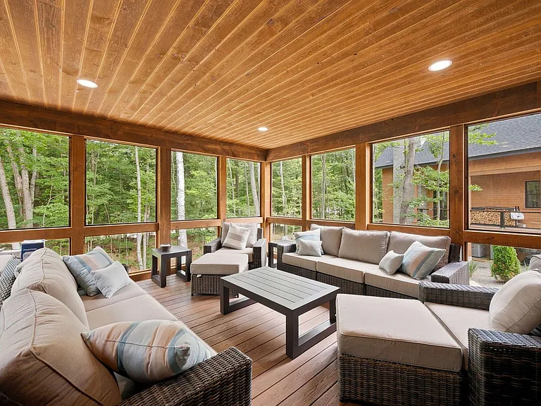 Building's Lounge