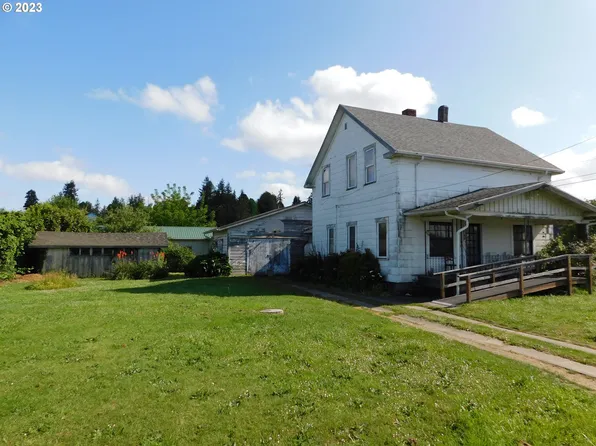 1129 Maryland Ave, Myrtle Point, OR 97458