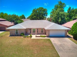 8721 Salsbury Ln, Oklahoma City, OK 73132