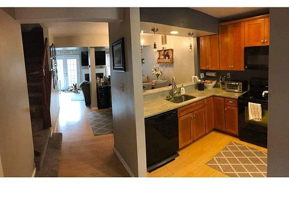 5th image of 2536 S Arlington Mill Dr APT C