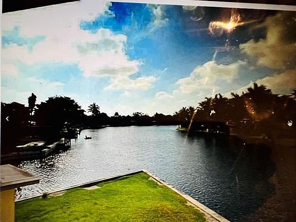2nd image of 1812 E Oakland Park Blvd APT 33