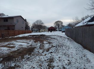 2023 Charles St, La Crosse, WI 54603