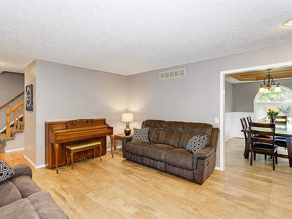 5th image of 105 Lioba Dr