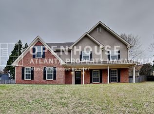1570 Rose Pointe Dr, Loganville, GA