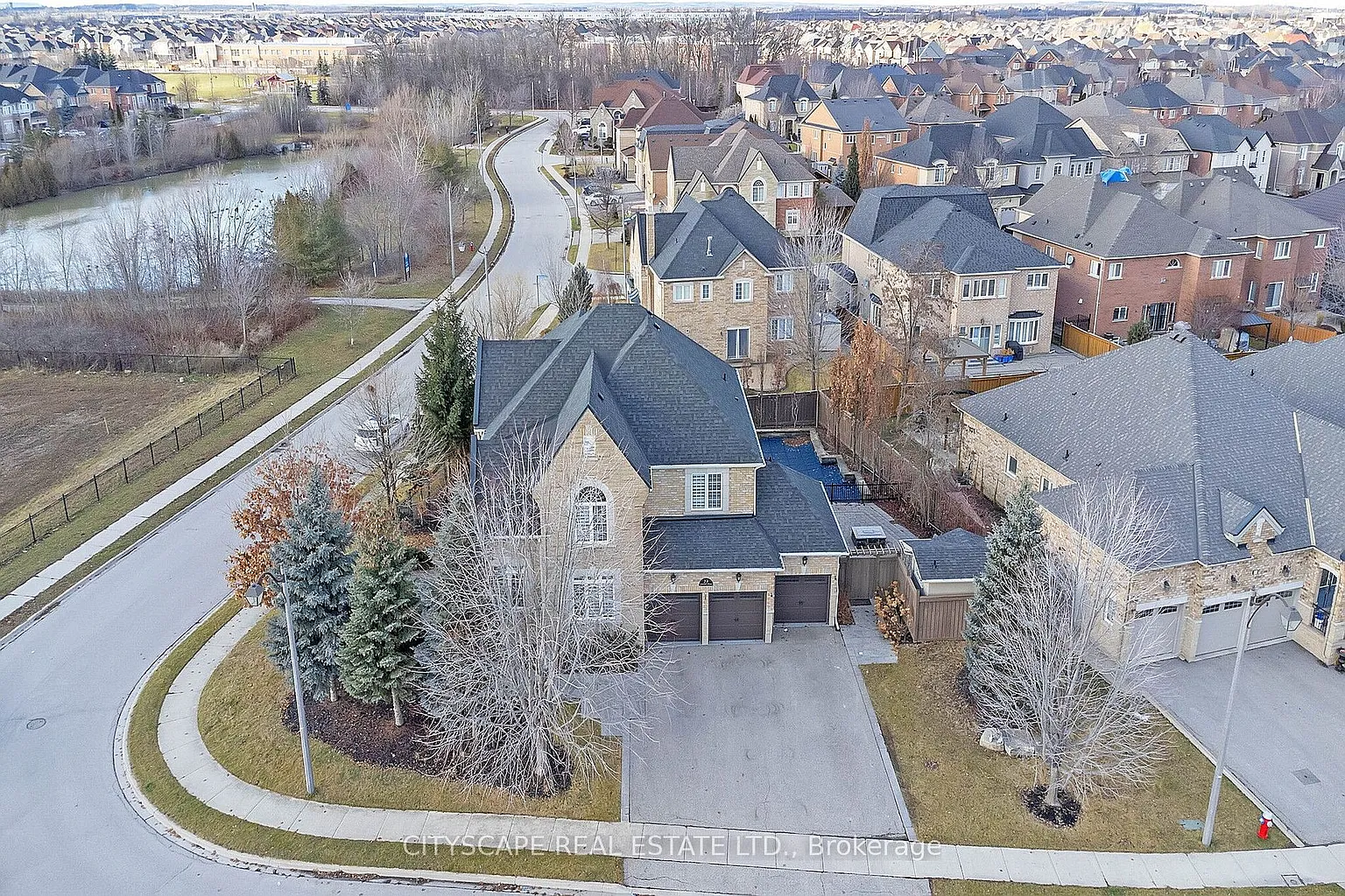 73 Louvain Dr photo 1