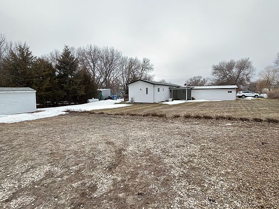 4th image of 304 N Western St