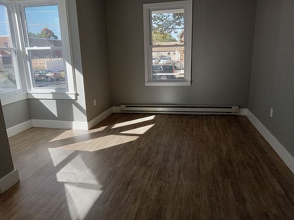 5th image of 407 S 8th St APT 1