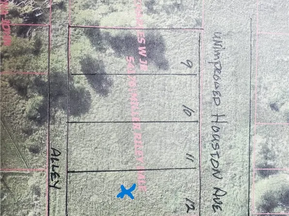 1601 W Houston Ave, Seadrift, TX 77983