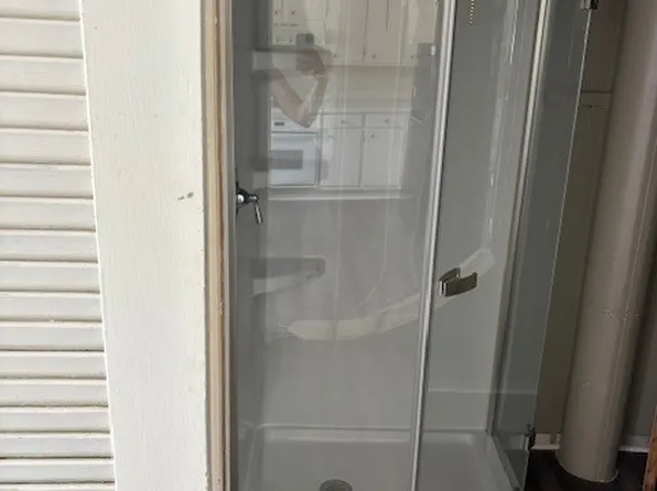 47 W Church St, Elberton, GA