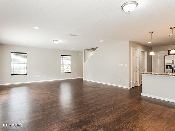 5th image of 8212 HIGHFIELD Avenue