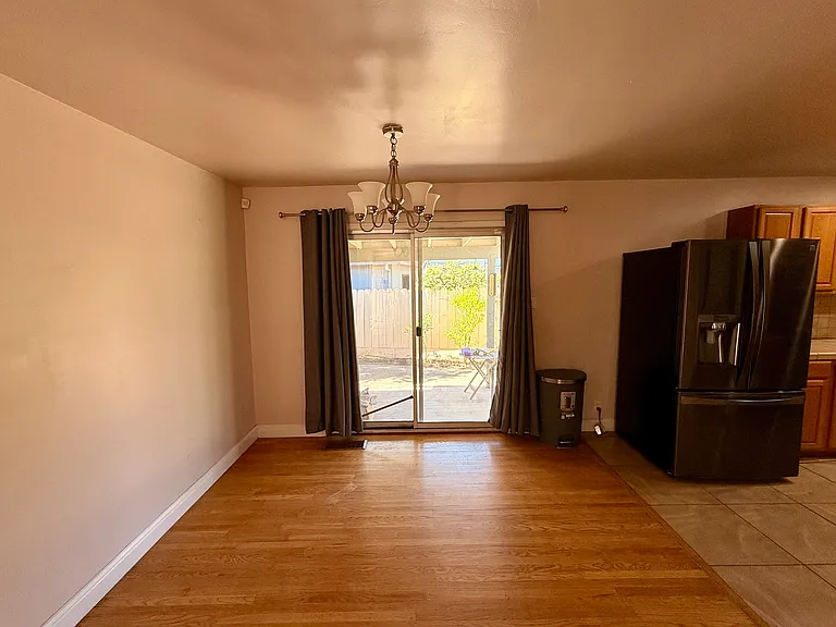 2110 Fraser Ave — Photo 5