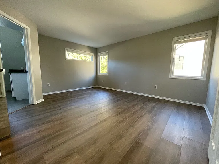 11613 SE 77th Pl — Photo 8