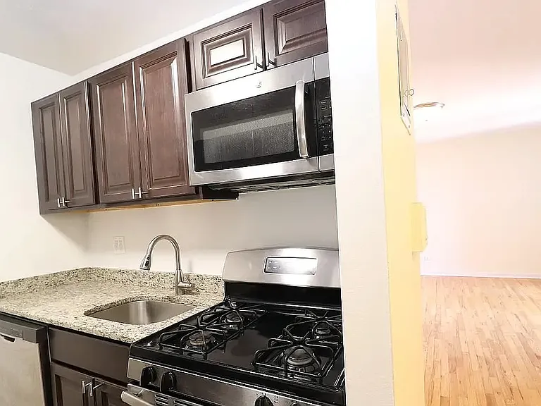 14345 Sanford Ave #107 — Photo 6