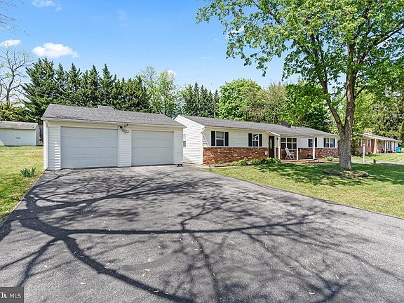 4th image of 13810 Weber Way