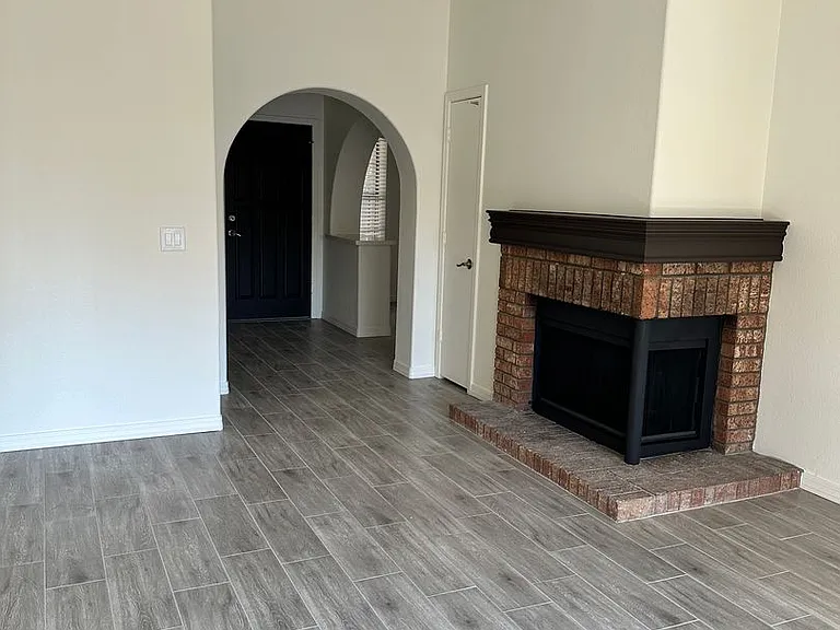 1430 W Camino Ct — Photo 15