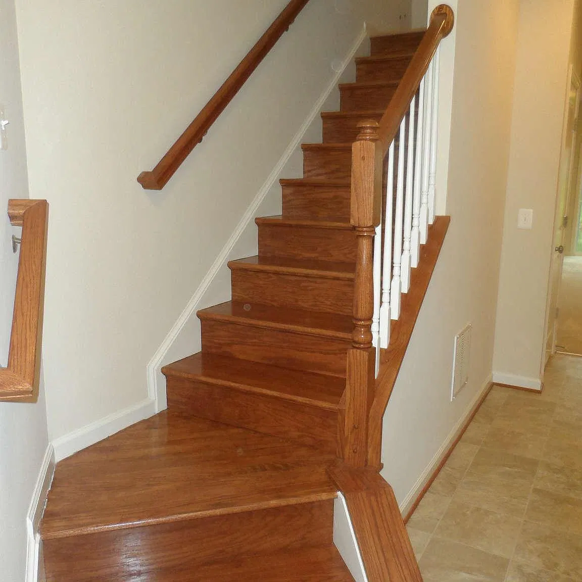 3 bed, 4.0 bath, 2120 sqft, $2,800 — Photo 2